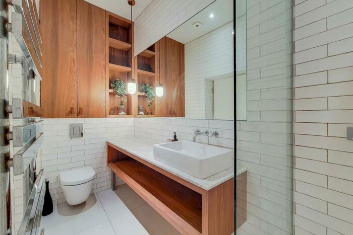 1 Bedroom Flat To Rent In George Row, Shad Thames, London, SE16