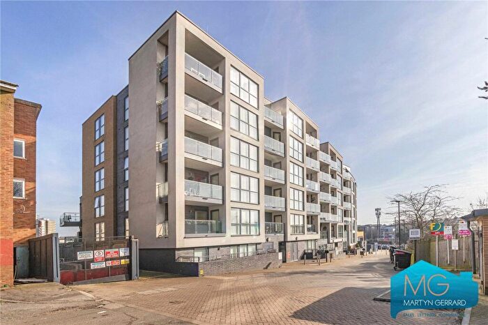2 Bedroom Apartment To Rent In Weld Place, New Southgate, London, N11