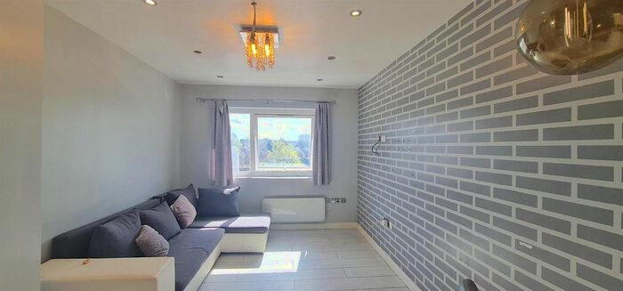 1 Bedroom Flat To Rent In Yeading Lane, Yeading, Hayes, UB5