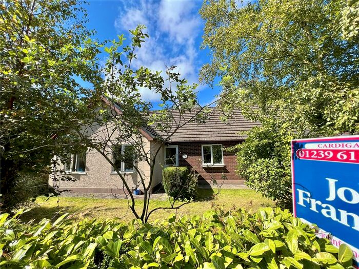4 Bedroom Bungalow For Sale In Pentrecagal, Newcastle Emlyn, Carmarthenshire, SA38