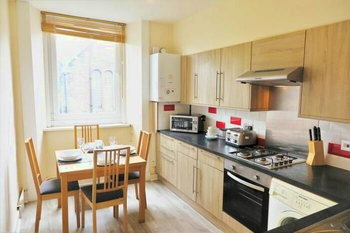 2 Bedroom Flat To Rent In Brighton Street, Edinburgh, EH1