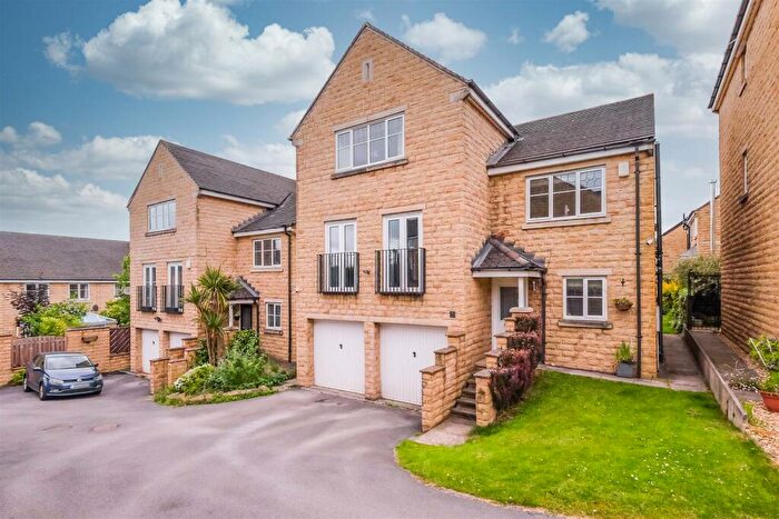5 Bedroom Detached House For Sale In Farfield Rise Brighouse, HD6