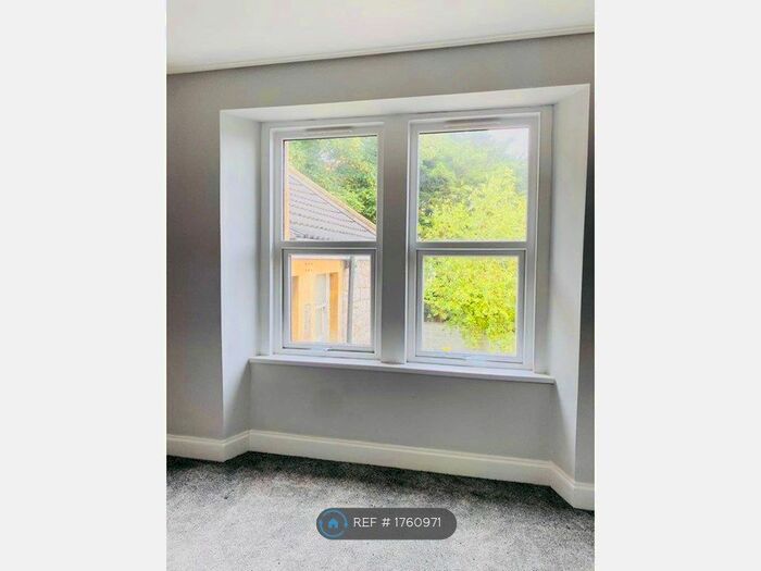 Studio To Rent In Victoria Park, Weston-Super-Mare, BS23