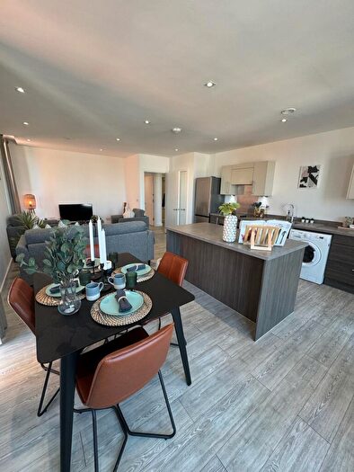 2 Bedroom Flat To Rent In Oxbow, Stephenson House, M5