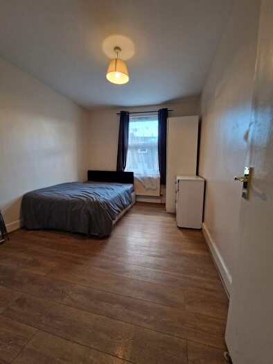 1 Bedroom Flat To Rent In Star Road, London, W14