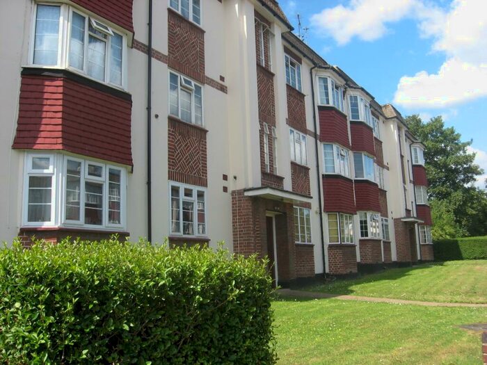 2 Bedroom Flat To Rent In Amblecote Road Grove Park, SE12