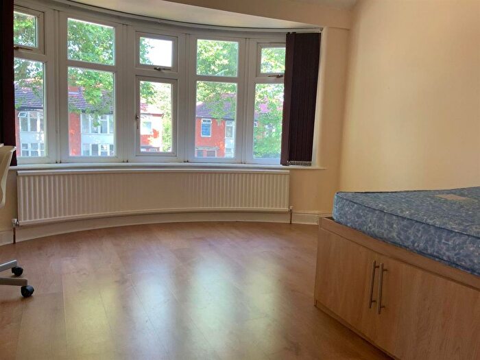 5 Bedroom Semi-detached House To Rent In Parsonage Road, Manchester, M20