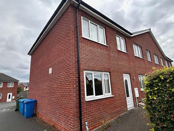 3 Bedroom End Of Terrace House To Rent In Wesley Court, Eastway, Eastfield, YO11