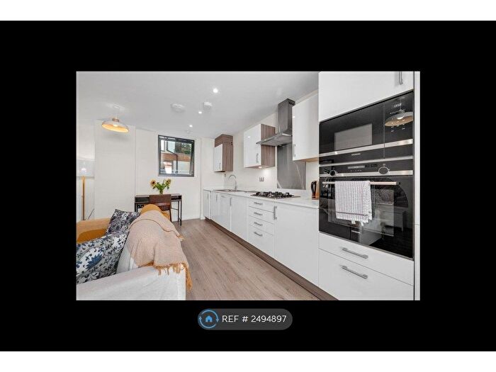 2 Bedroom Flat To Rent In Worple Road, London, SW19