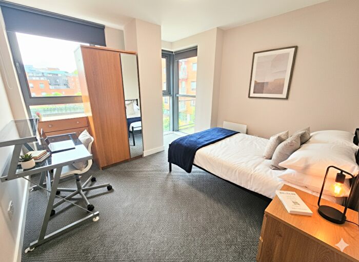 2 Bedroom Apartment To Rent In West One, Fitzwilliam Street, Sheffield, S1