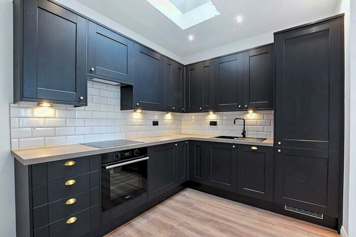 2 Bedroom Apartment To Rent In Crescent Road, London, N22