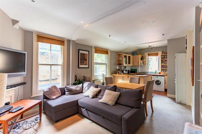 3 Bedroom Maisonette To Rent In Collingbourne Road, London, W12