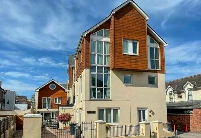 2 Bedroom Mews To Rent In Curledge Street, Paignton, TQ4