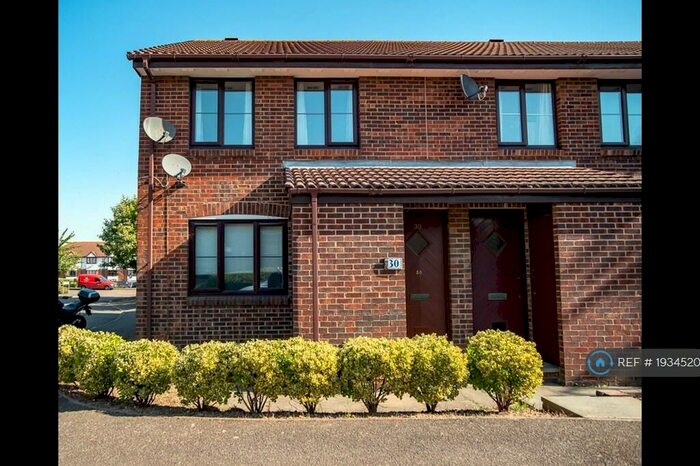 1 Bedroom Maisonette To Rent In Bishops Court, Greenhithe, DA9