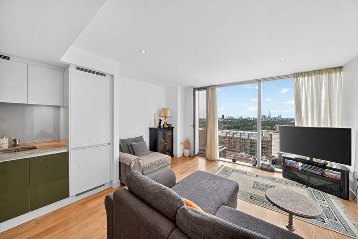 1 Bedroom Flat To Rent In Landmark East Tower, Marsh Wall, E14