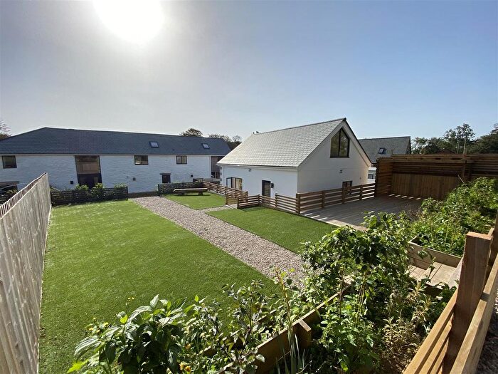 4 Bedroom Barn Conversion For Sale In Coswinsawsin Lane, Carnhell Green, Camborne, TR14
