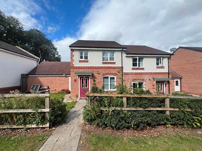 3 Bedroom Semi-Detached House For Sale In Hackness Road, Hamilton, Leicester, LE5