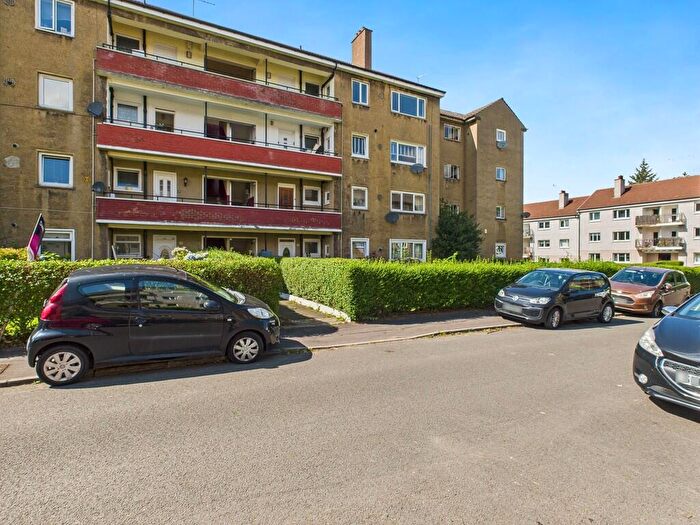 3 Bedroom Flat To Rent In Cherrybank Road, Glasgow, G43