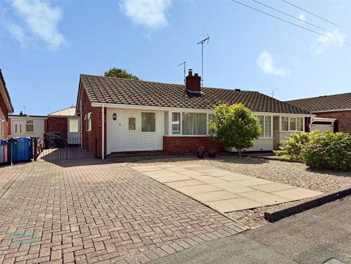 2 Bedroom Semi-Detached Bungalow For Sale In Conway Drive, Carlton-In-Lindrick, Worksop, S81