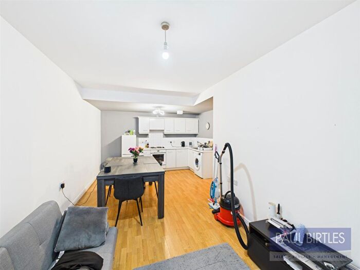 2 Bedroom Flat For Sale In New Belvedere Close, Stretford, Manchester, M32