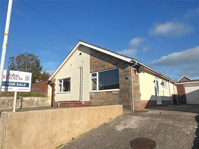 2 Bedroom Bungalow For Sale In Ash Park, Kilgetty, Pembrokeshire, SA68