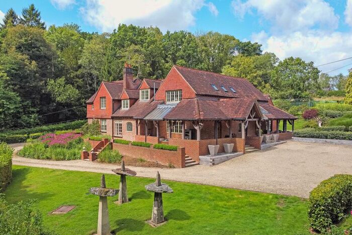 5 Bedroom Detached House For Sale In Petworth Road, Chiddingfold, GU8