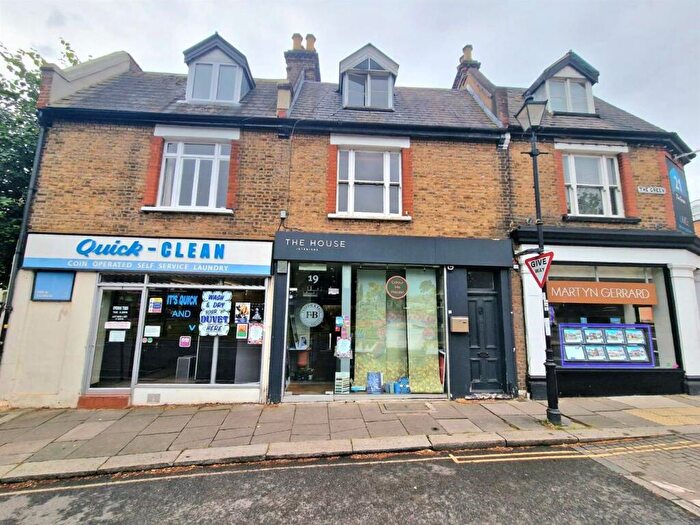 2 Bedroom Maisonette To Rent In The Green, Winchmore Hill, N21