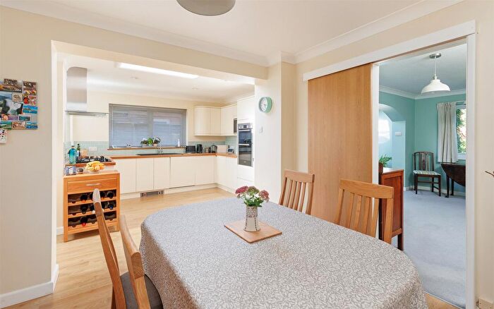 4 Bedroom Detached House For Sale In Immaculate Home - Reynolds Close, Cowes, PO31