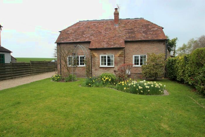 2 Bedroom Property To Rent In The Old Coach House, Clehonger, Herefordshire, HR2