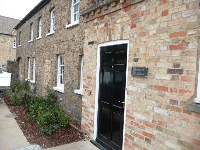 2 Bedroom Flat To Rent In Church Street, St. Neots, PE19