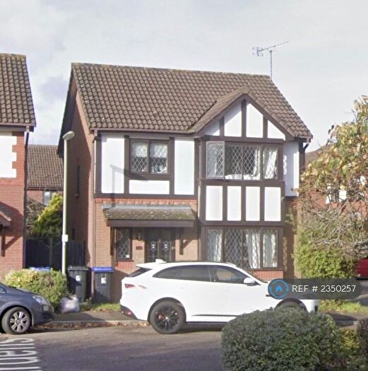 3 Bedroom Detached House To Rent In Alexandra Gardens, Knaphill, Woking, GU21