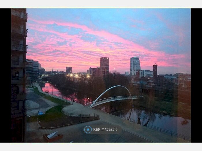 2 Bedroom Flat To Rent In Riverside Way, Leeds, LS1