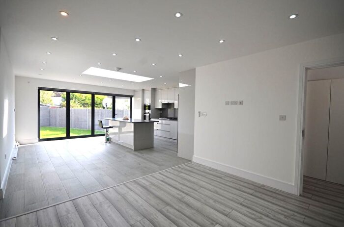 4 Bedroom Semi-Detached House To Rent In Melcombe Gardens, Harrow, HA3