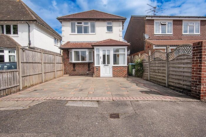 3 Bedroom Detached House For Sale In Olivers Meadow, Westergate, Chichester, PO20