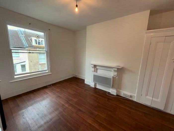 Flat To Rent In Powis Road, Brighton, BN1