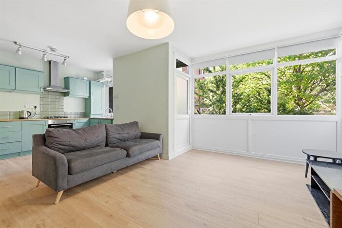 3 Bedroom Flat To Rent In Gascoigne Place, E2