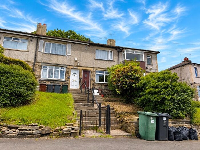 2 Bedroom Town House For Sale In Moorside Road, Eccleshill, Bradford, BD2