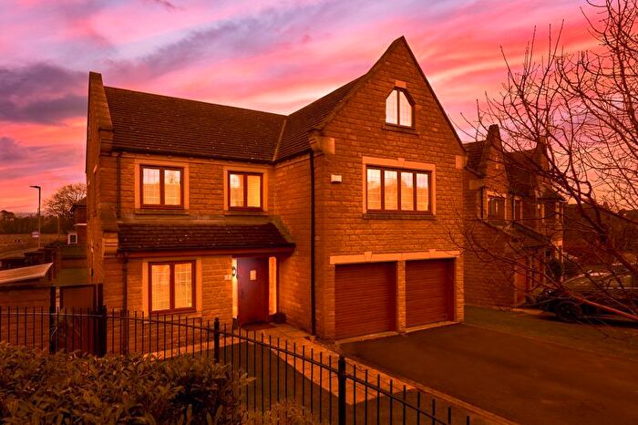 6 Bedroom Detached House For Sale In Westwinds, Ackworth, WF7