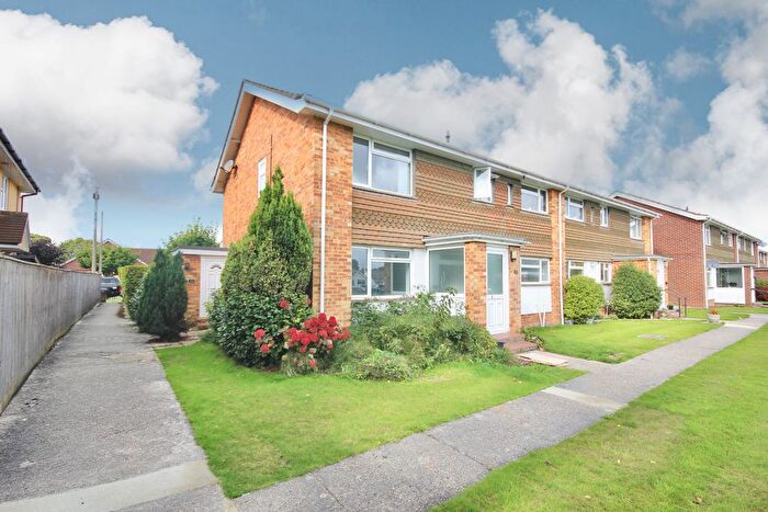 2 Bedroom Flat For Sale In Aspen Place, New Milton, BH25