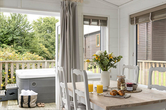 2 Bedroom Lodge For Sale In Pathfinder View, Willow Bay Lodge Escape, Whitstone, Holsworthy, Devon, EX22