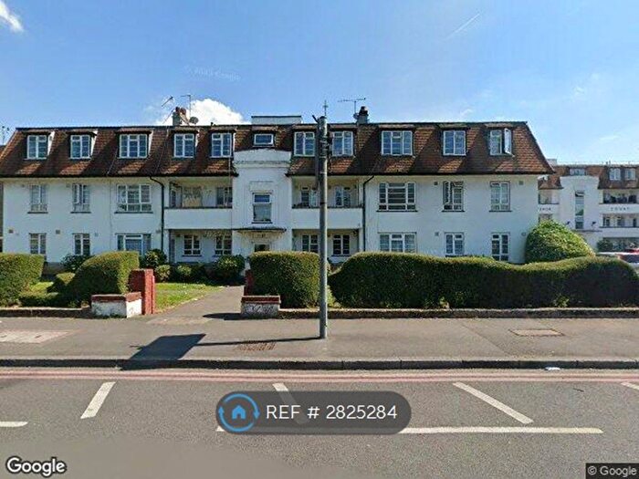 2 Bedroom Flat To Rent In Grosvenor Court, Morden, SM4