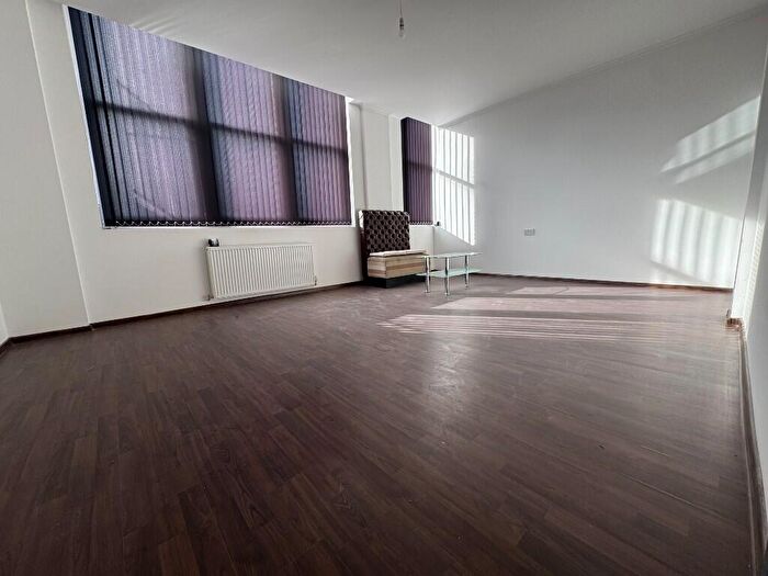 1 Bedroom Flat To Rent In Bute Street, Luton, Bedfordshire, LU1