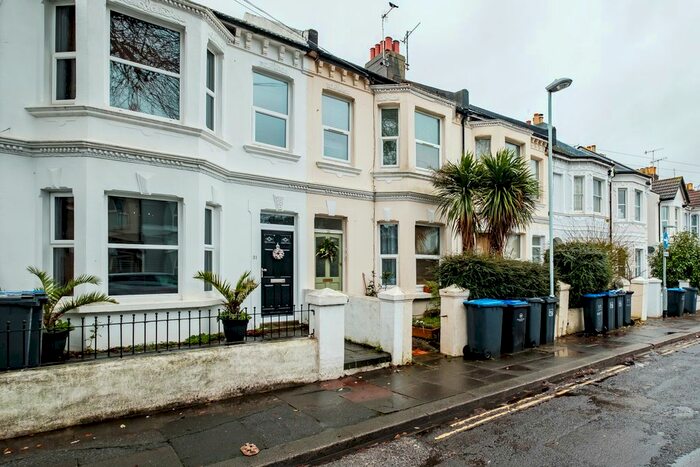 2 Bedroom Flat To Rent In Ashdown Road, Broadwater, Worthing, BN11