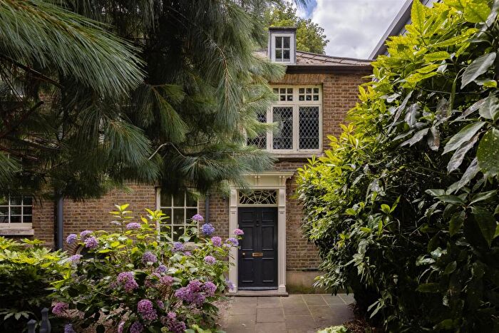 2 Bedroom Flat For Sale In Tottenham Green East, Tottenham, N15