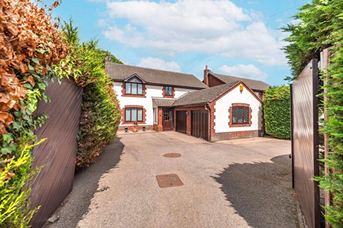 4 Bedroom Detached House For Sale In Oulton Road North, Lowestoft, NR32