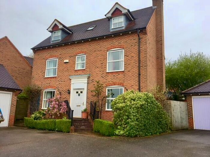 4 Bedroom Detached House To Rent In Humphries Drive, Brackley, NN13