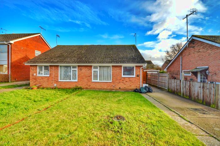 2 Bedroom Bungalow To Rent In Halifax Drive, Worthing, BN13