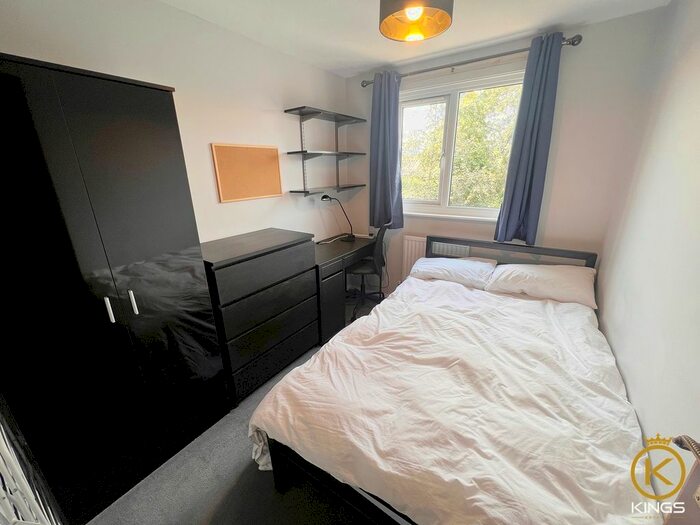 5 Bedroom Terraced House To Rent In Clover Road, Guildford, GU2