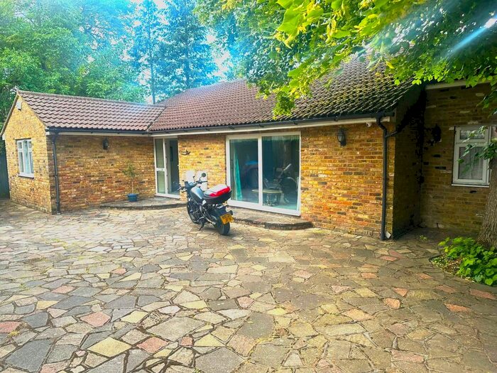 4 Bedroom Bungalow To Rent In Harefield Road, Uxbridge, UB8