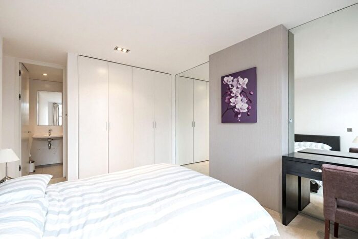 2 Bedroom Flat For Sale In Iverna Gardens, London, W8